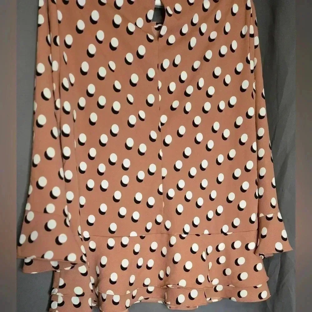 Ann Taylor Polka Dot Ruffle Hem Blouse - Size MEDUIM - Picture 3 of 7